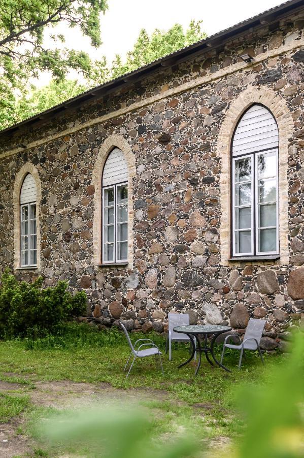 Uki Puhkekuela Hotell Pärnu Eksteriør bilde