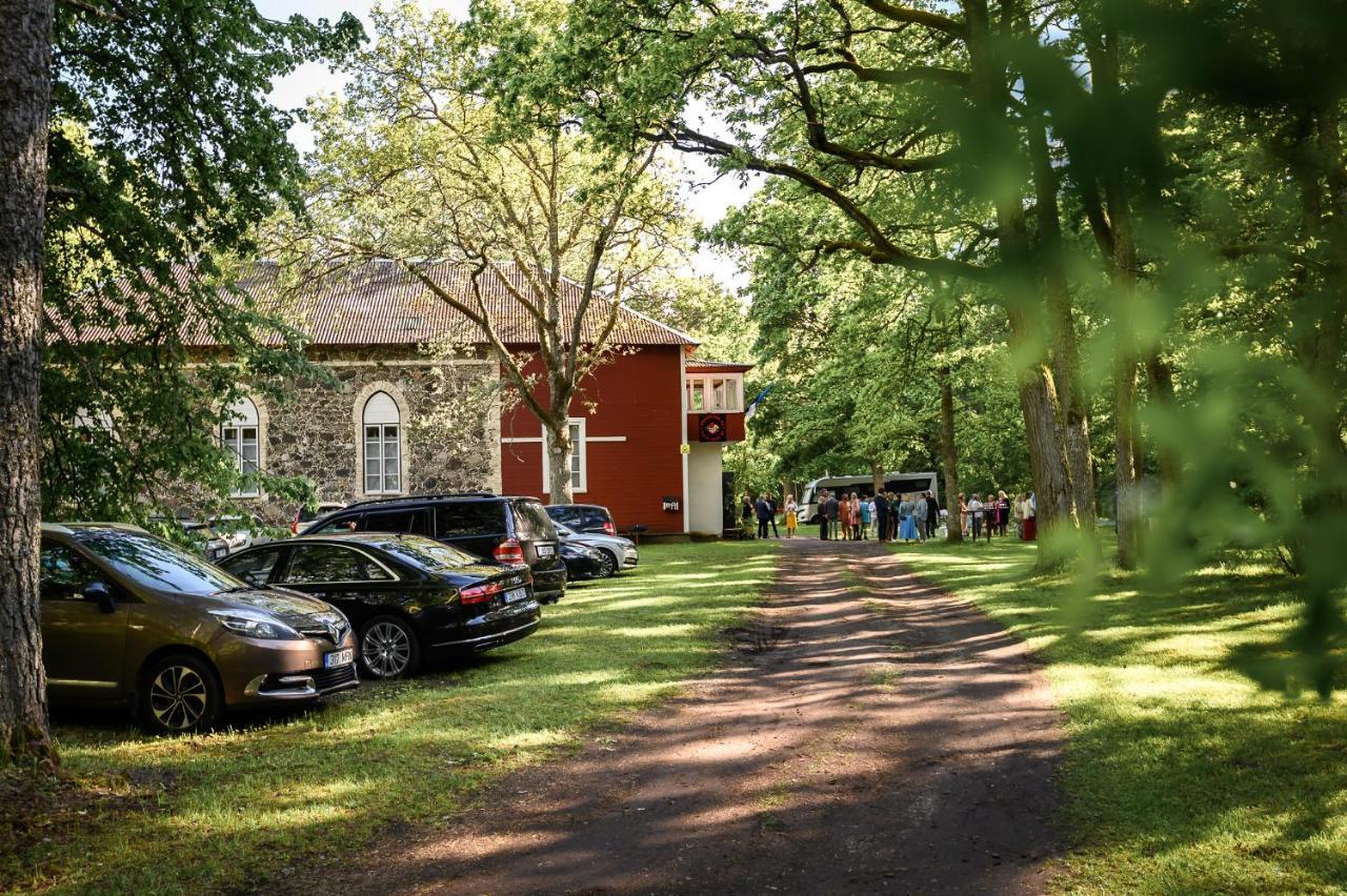 Uki Puhkekuela Hotell Pärnu Eksteriør bilde